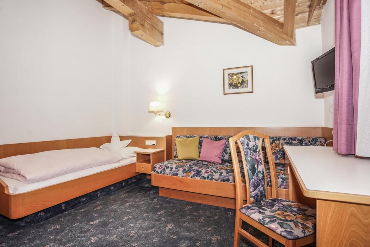 Hotel Waldheim Natz-Schabs Bagian luar foto